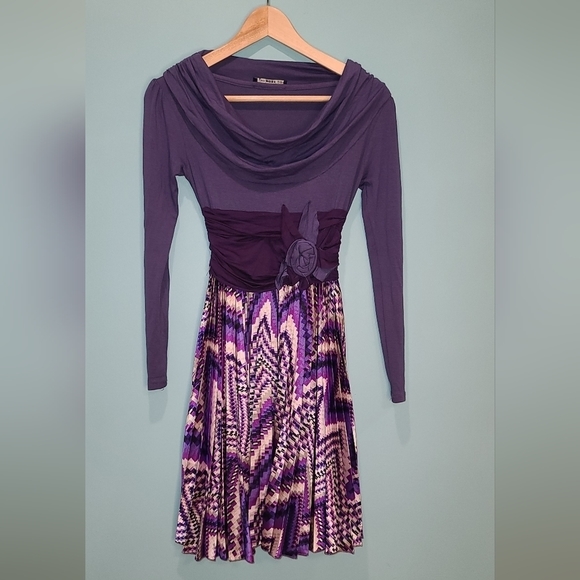 RINASCIMENTO , Lilac  Dress with shevron satin pleated skirt , S - Picture 9 of 11